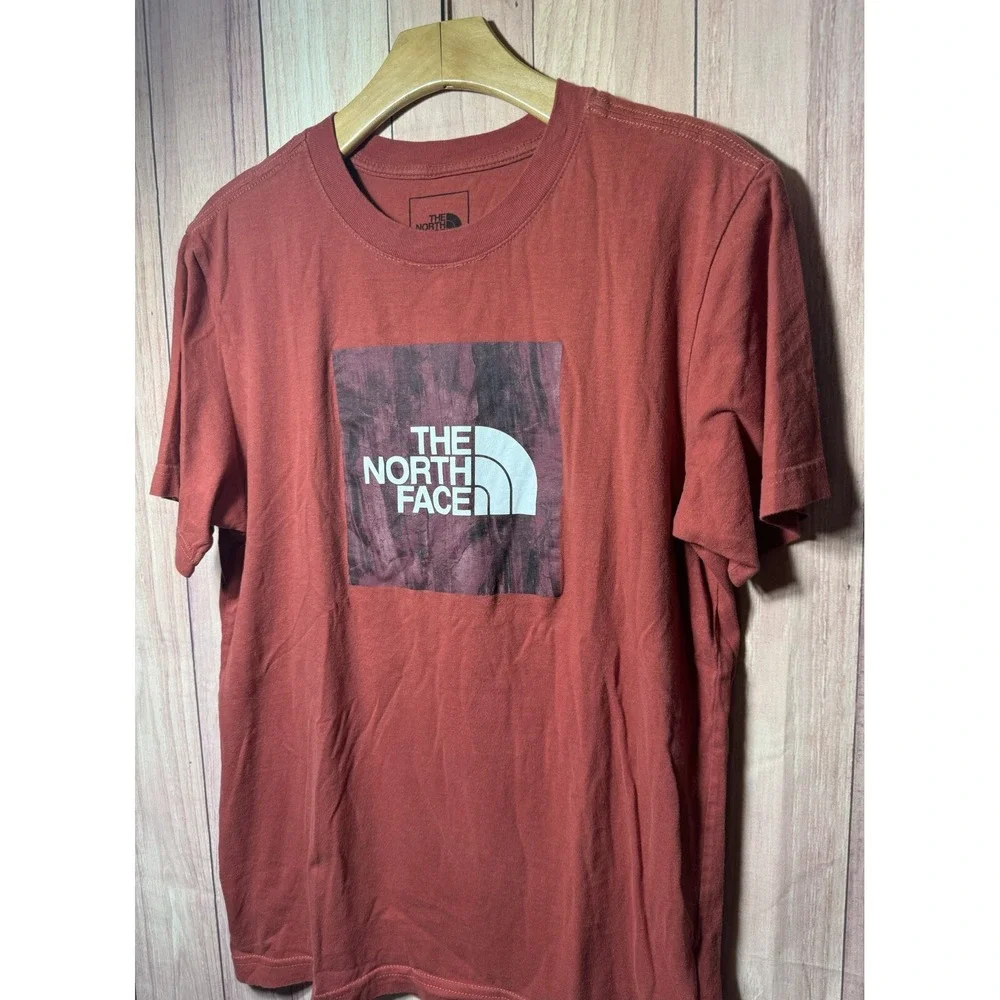 The North Face Never Stop Exploring Graphic‎ Red T-Shirt Men's Small Dome